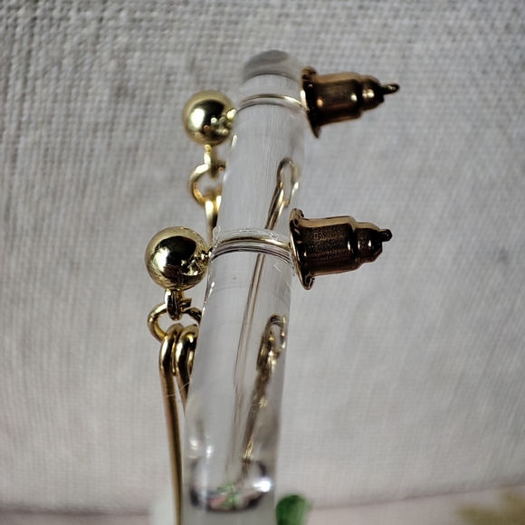 Lily of the Valley Flower Garden Plastic Gold Tone Pierced Earrings Brand New - Picture 9 of 15